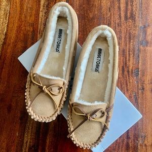 Minnetonka Slippers Brand New in Box
